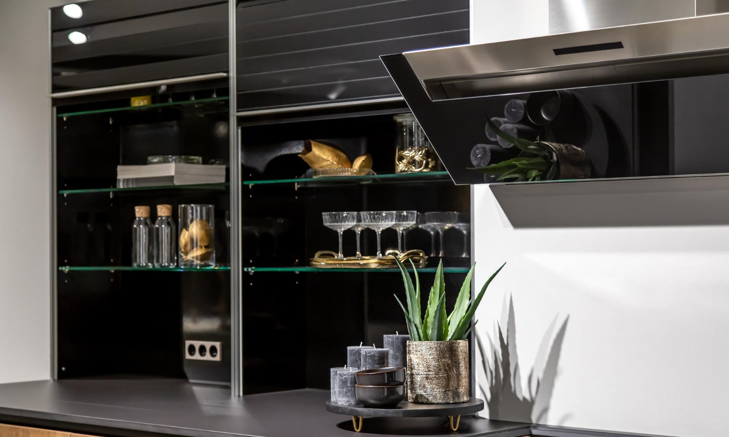 Black kitchen, a bold design for exquisite taste: What NOT to do when redecorating + charming black kitchen themes and ideas, 1, eurocraftswfl.com