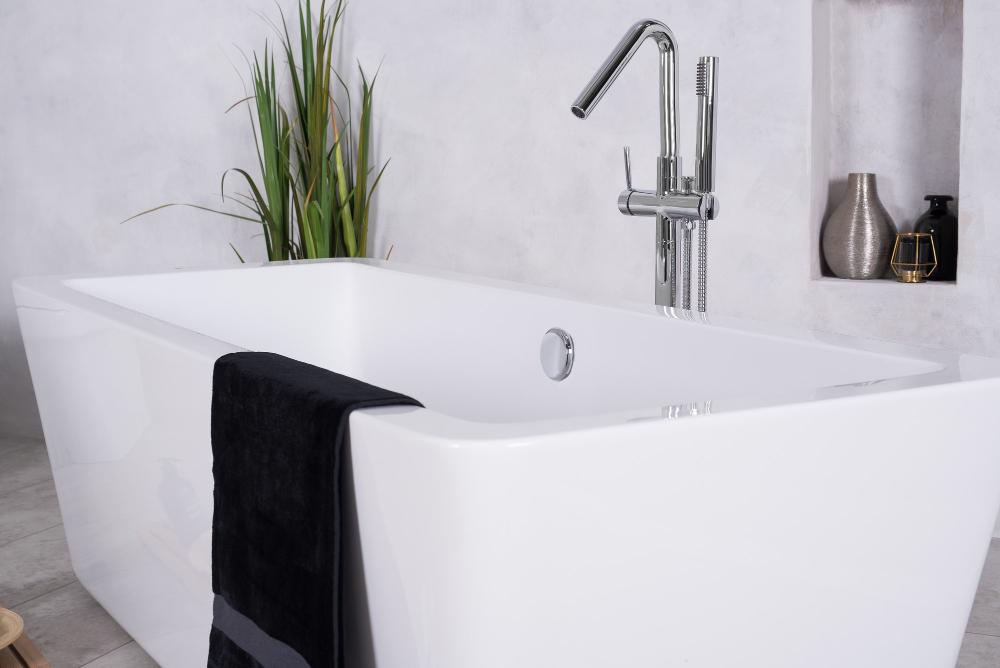 White bathroom – choose the timeless elegance for your home, 5, eurocraftswfl.com