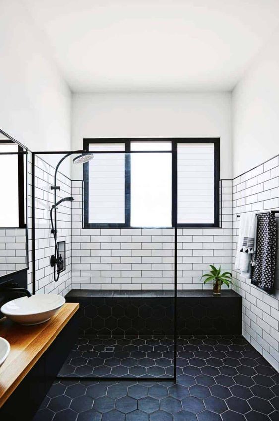Black and white bathroom design ideas: striking the perfect balance of this monochromatic style with Art Deco elements and modern twists, 5, eurocraftswfl.com