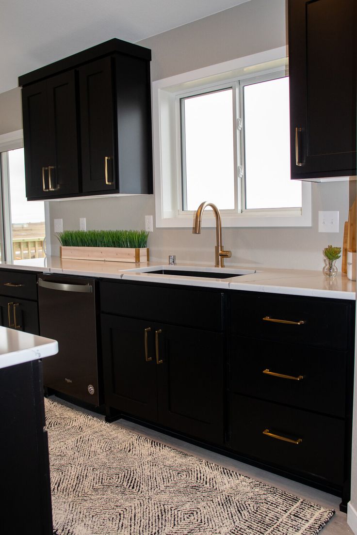 Black kitchen, a bold design for exquisite taste: What NOT to do when redecorating + charming black kitchen themes and ideas, 11, eurocraftswfl.com